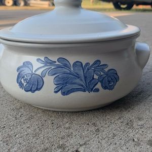 vintage dutch oven, small/medium size